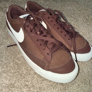 Nike Blazers Low EARTH Brown Low-Top Sneakers